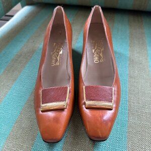Salvatore Ferragamo Vintage Brown Pumps - Size 9AA